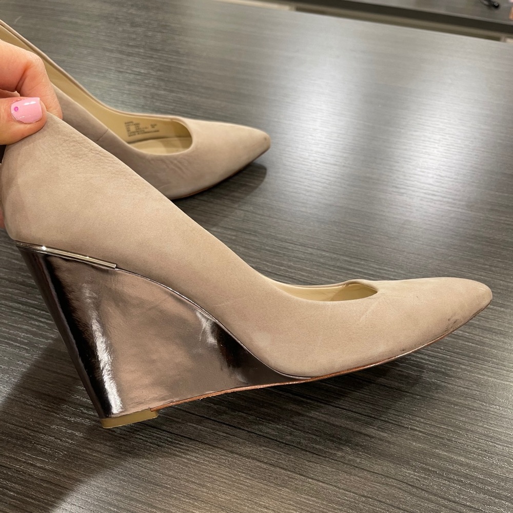 Tan Coach wedge heels tan and dark silver - Picture 3 of 5